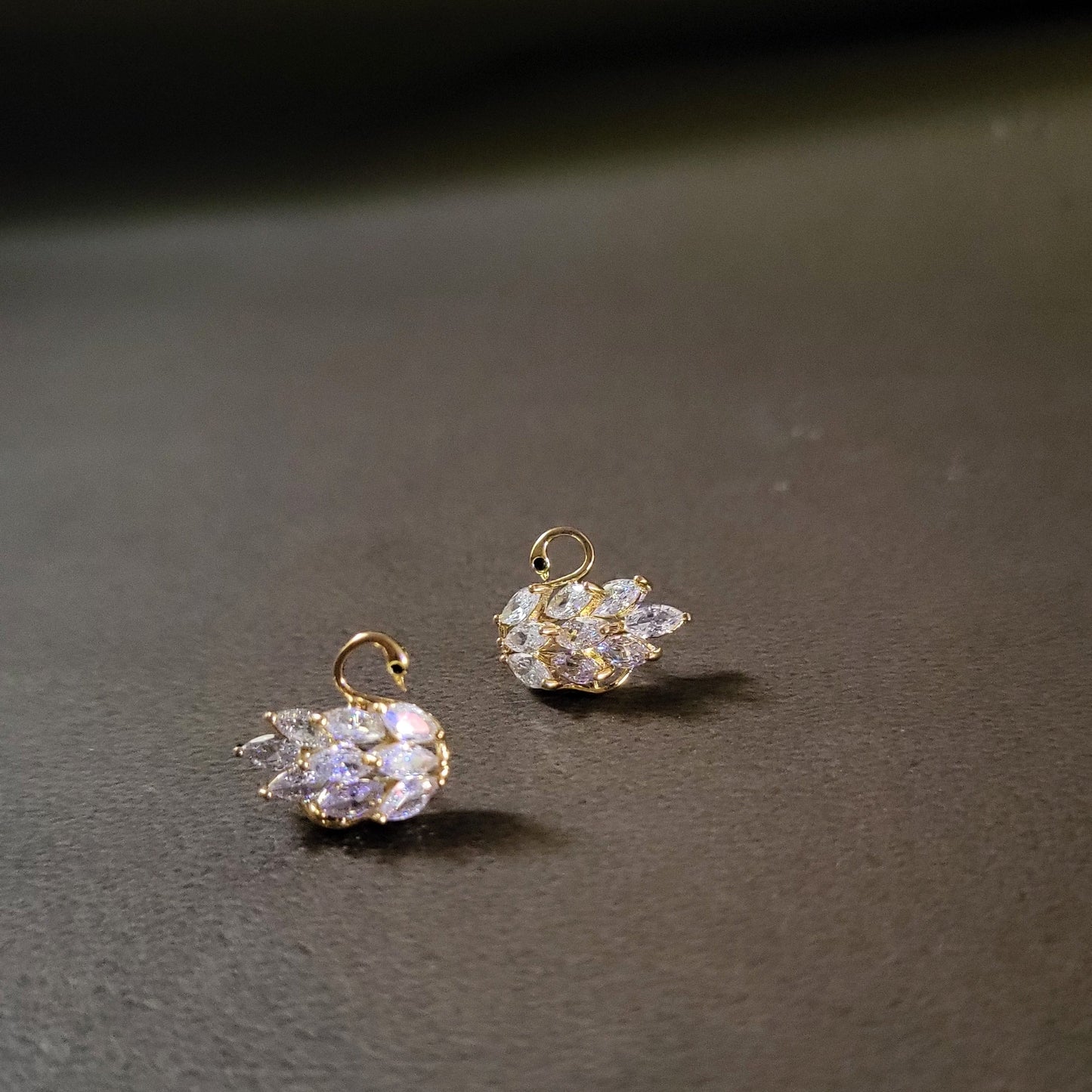 Swan Stud Premium Earring