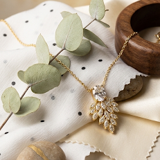 Laurel Pendent