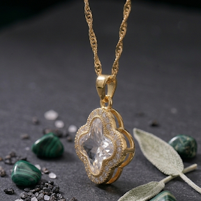Clover Pendent