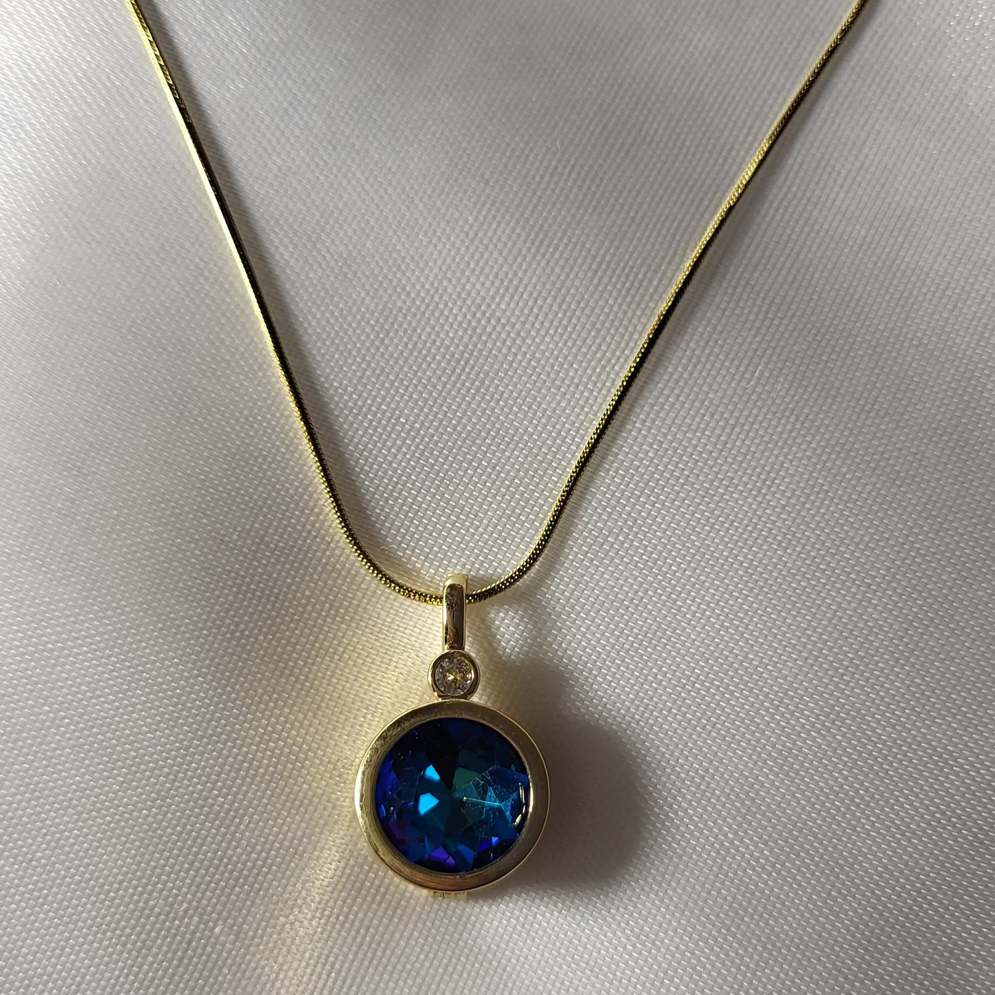 Reversible Pendent Chain