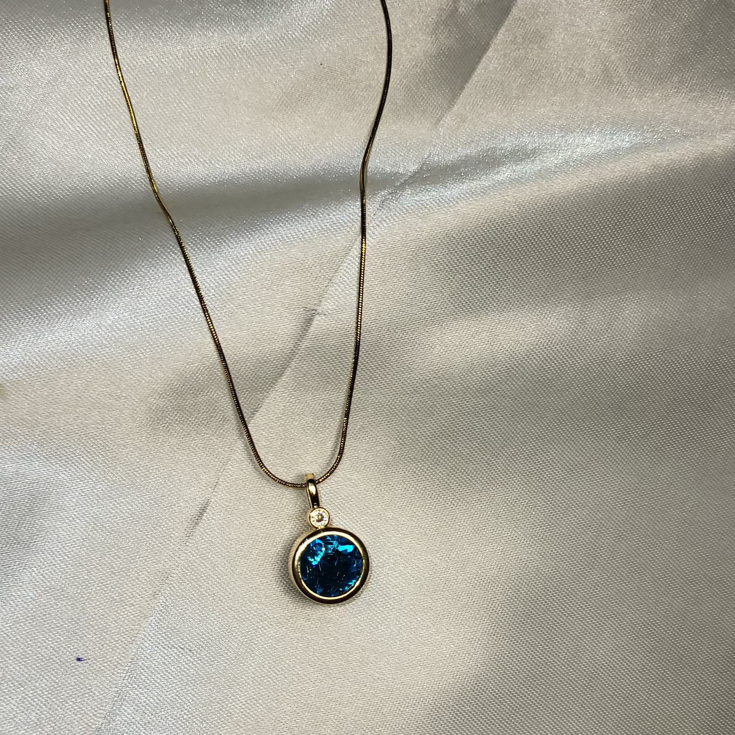 Reversible Pendent Chain