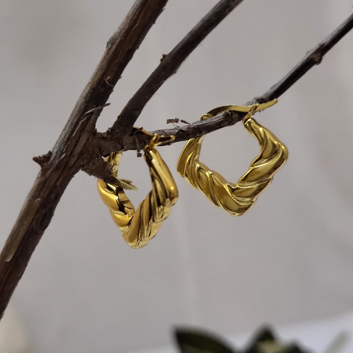 Square Hoops Earing