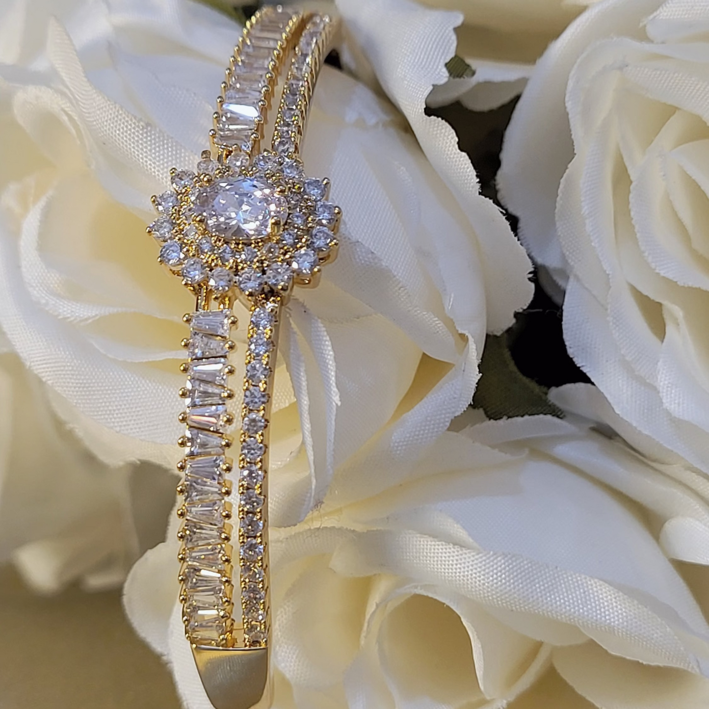 Premium Centre Flower Bracelet