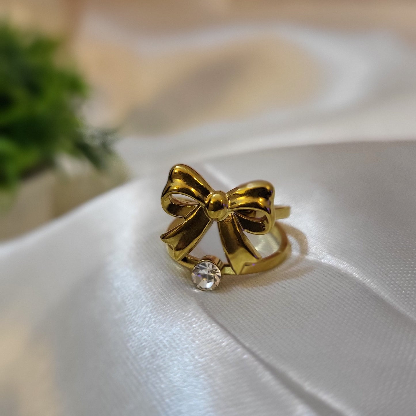 Bow Silhouette Ring