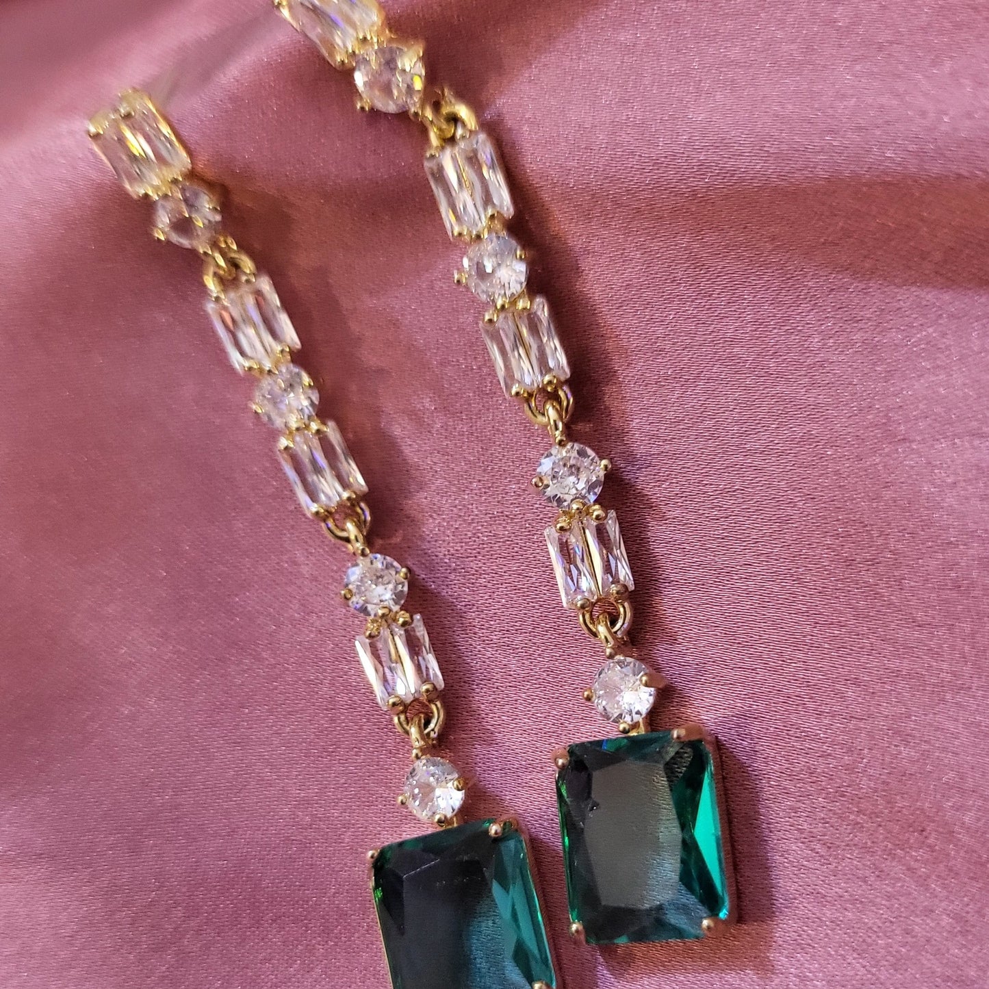 Emerald Dangle Premium Earing