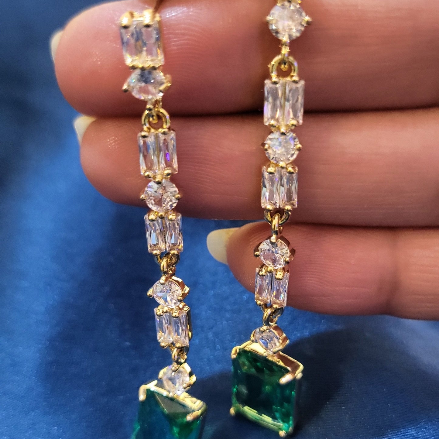 Emerald Dangle Premium Earing