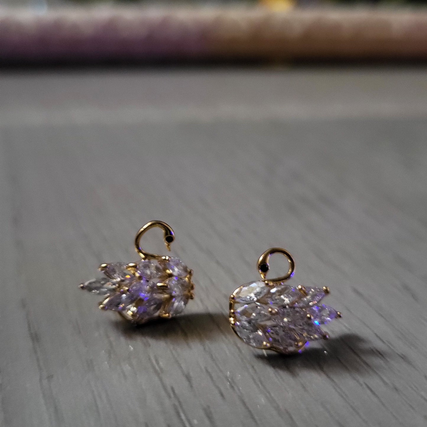 Swan Stud Premium Earring