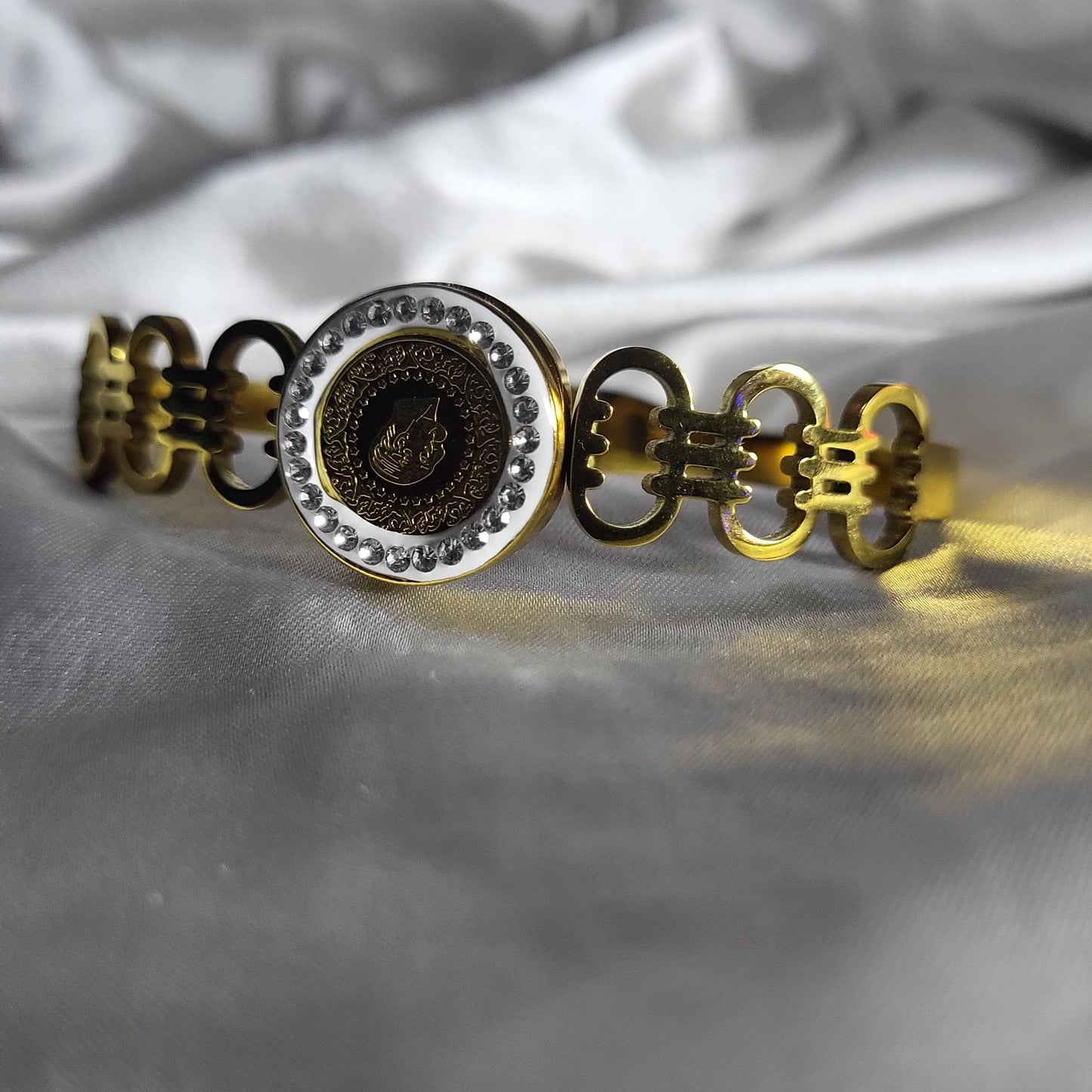 Centre Coin Bracelet