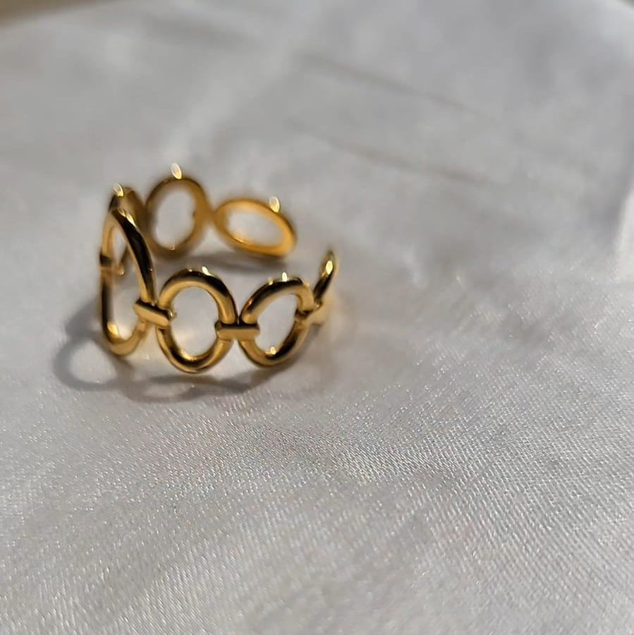 Oval Link Ring